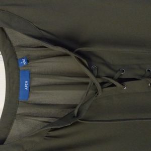 Ladies blouse with draw strings